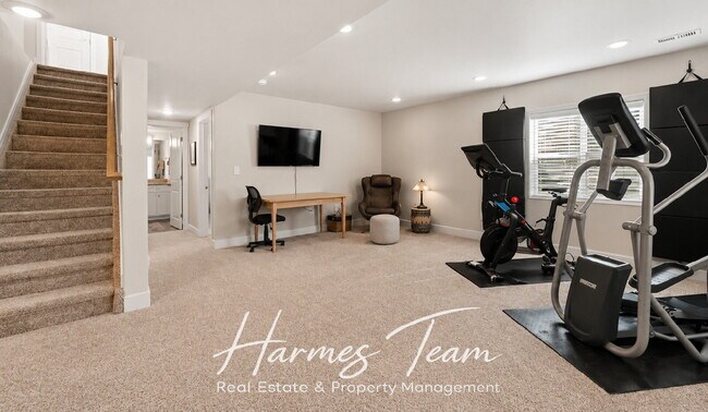 Building Photo - Beautiful 5 Bedroom Home in the Trails of Aspen Ridge