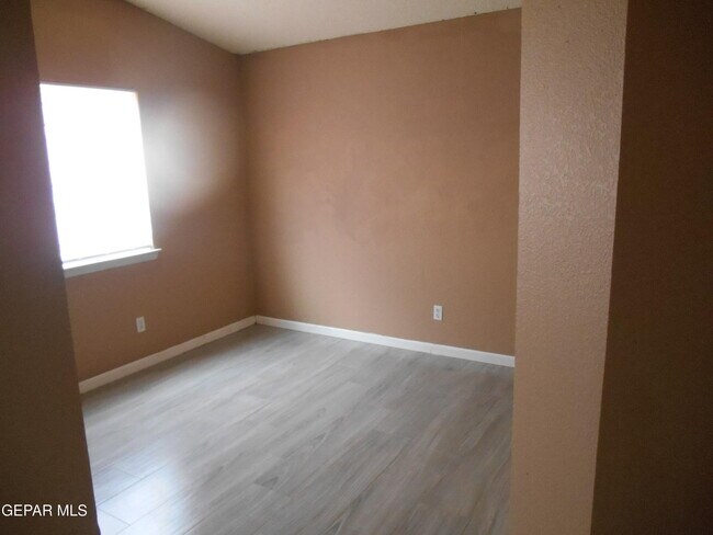 Building Photo - 14017 Tierra Vergel Dr