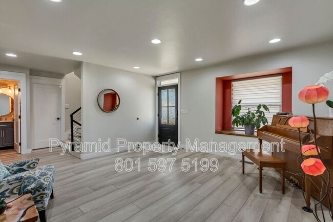 Building Photo - 10971 Cindy Cir
