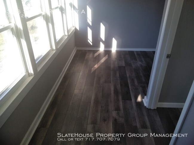 Building Photo - First Months Rent Free! Newly Renovated!