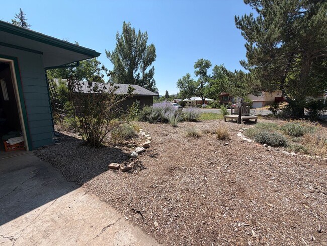 Building Photo - 2708 Delwood Ave