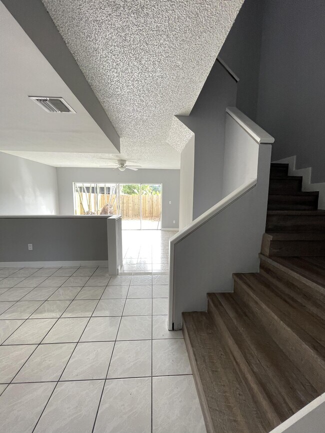 Building Photo - 20511 NW 15th Ave