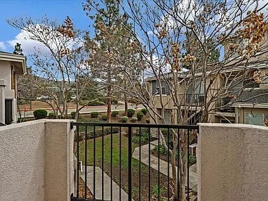 Building Photo - 1075 Esparanza Way