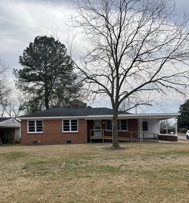 Building Photo - 1718 US Hwy 70 W