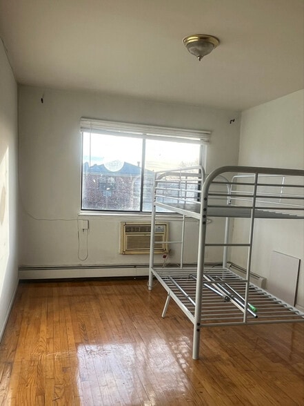 Building Photo - 134-30 57th Rd