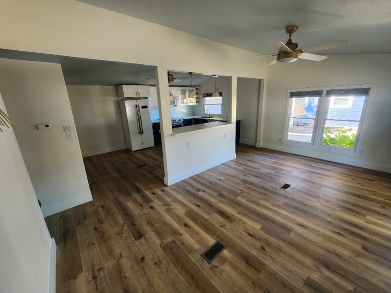 Building Photo - 231 N John St