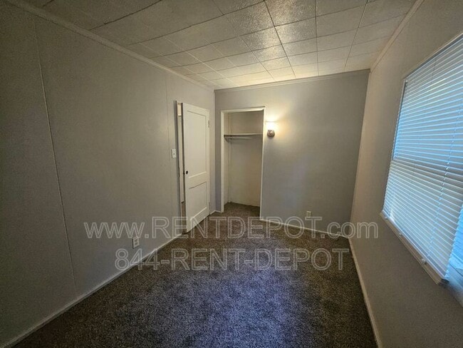 Building Photo - 726 Ridgeway Ave