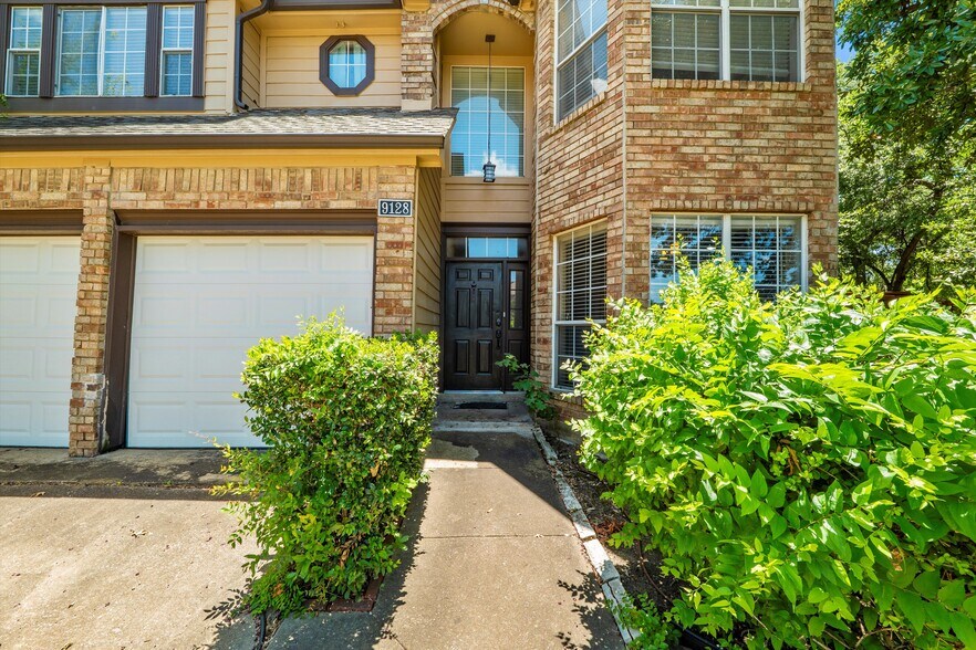 Building Photo - 9128 Cumberland Dr