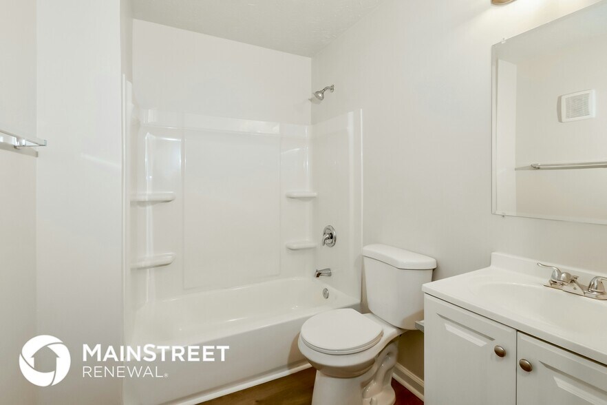 Building Photo - 1339 S 28th St