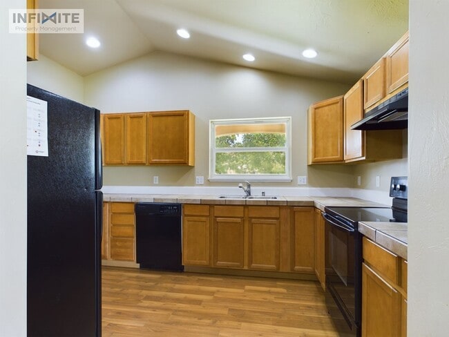 Building Photo - 3 Bedroom Home in Las Campanas Subdivision