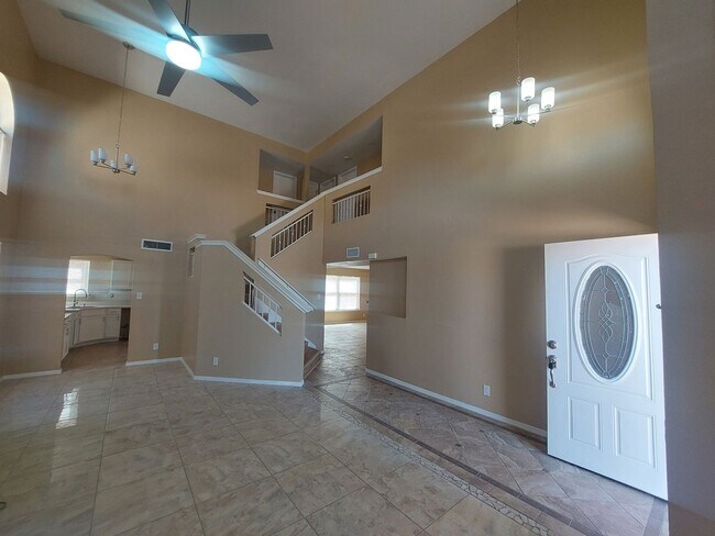 Building Photo - 4 BEDROOM 3 BATHROOM HOME! fully remodeled...