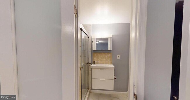 Building Photo - 1228 Fairmont St NW