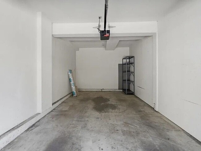 Building Photo - 1661 Braddock Ct