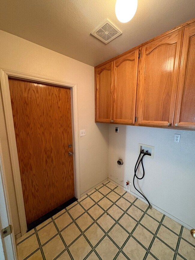 Building Photo - 314 N Virmargo St
