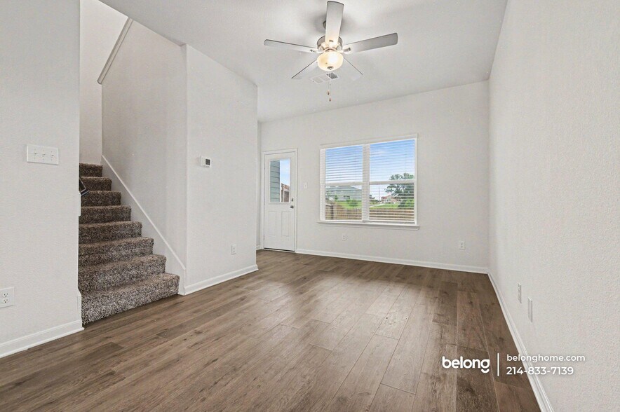Building Photo - 203 Marsh Ln