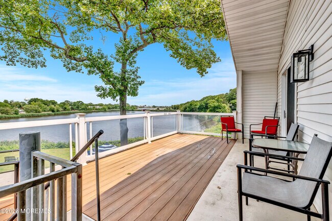 Building Photo - 637 Beacon Blvd