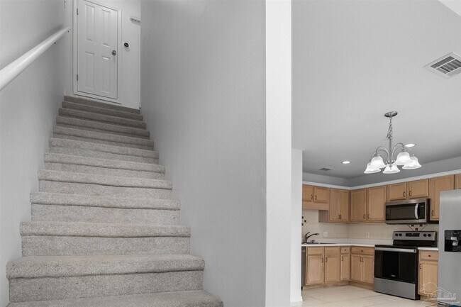 Building Photo - 1356 Redwood Ln