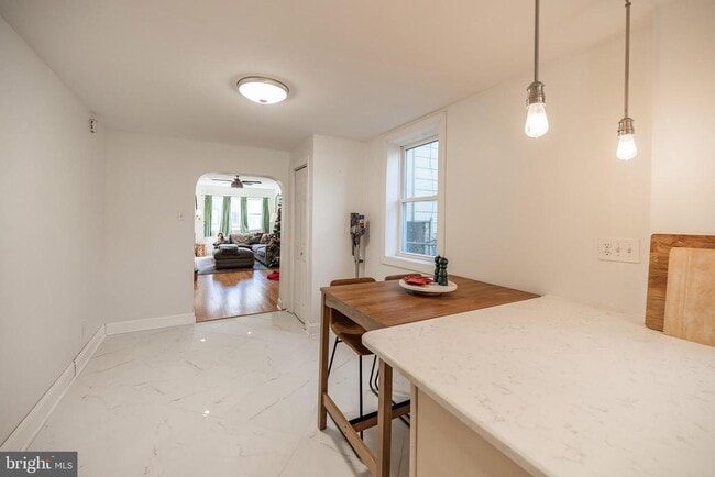 Building Photo - 2978 E Thompson St