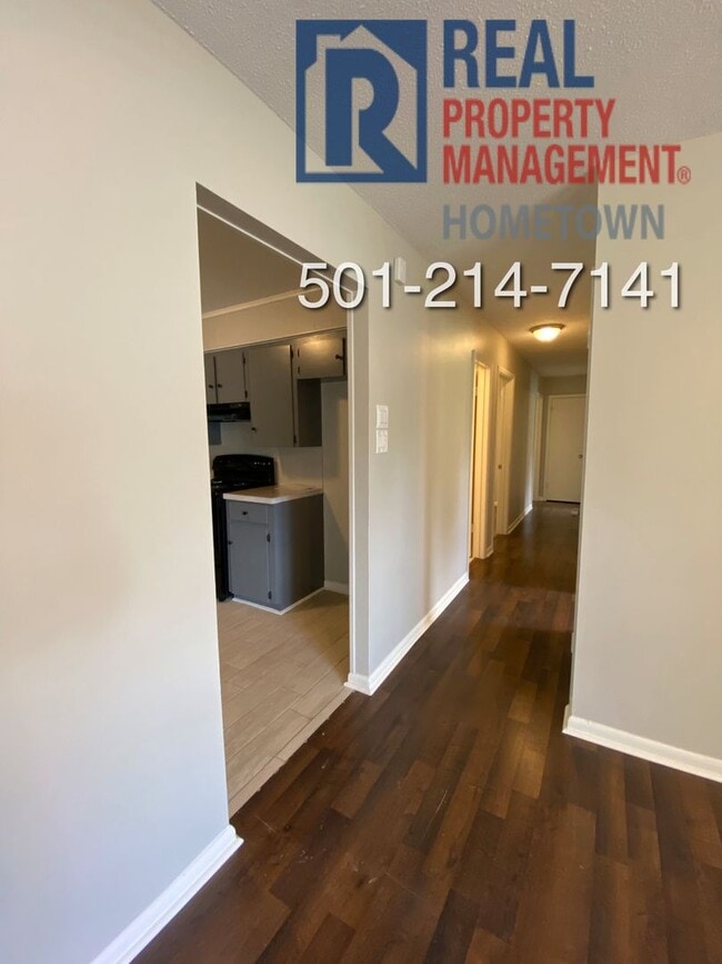 Building Photo - 501 Pamela Dr