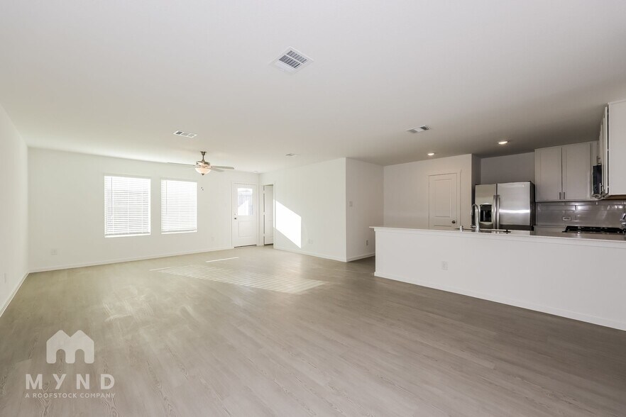 Building Photo - 2708 River Knl Ln