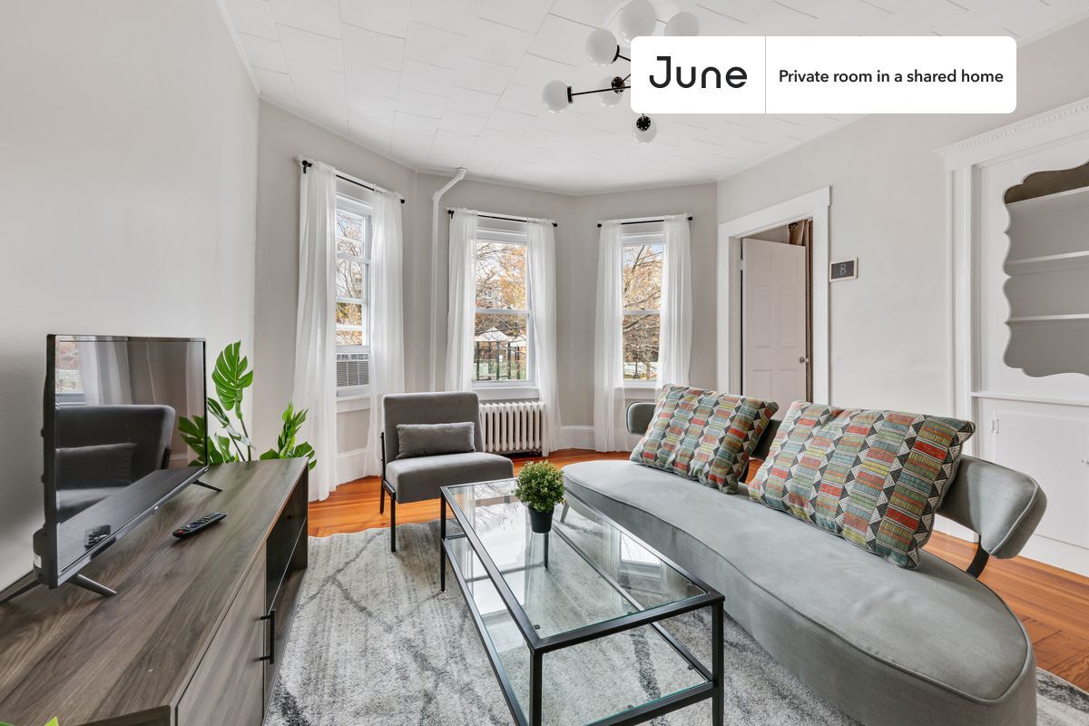 Building Photo - Room in Shared 3 bed/1 bath home in Somerville