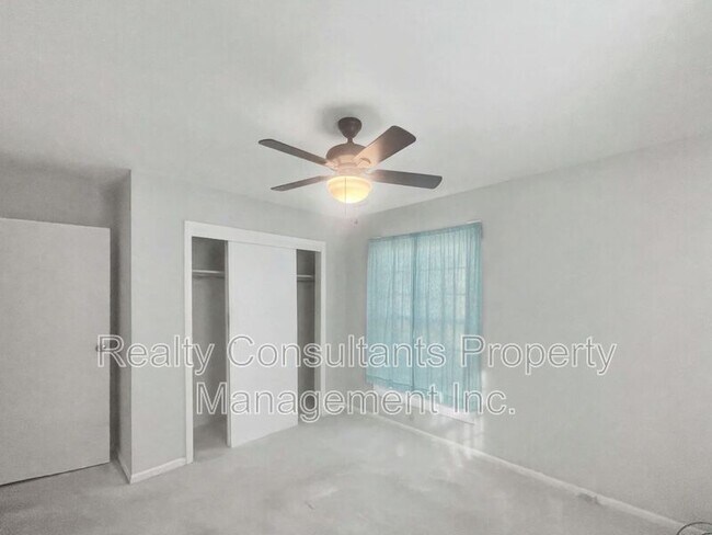 Building Photo - 3222 S Elm-Eugene St