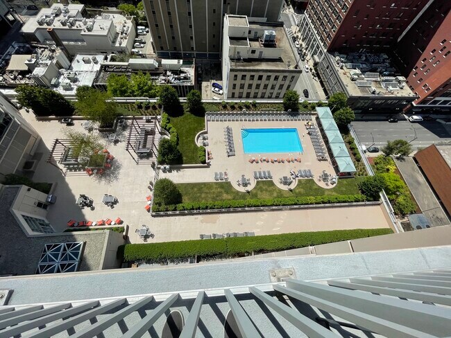 Building Photo - 545 N Dearborn St