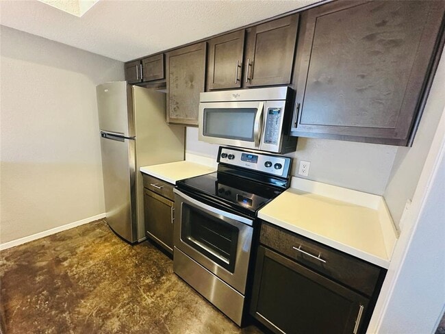 Building Photo - 3422 Willowrun Dr