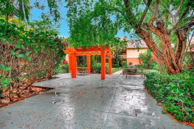 Building Photo - 9999 Summerbreeze Dr
