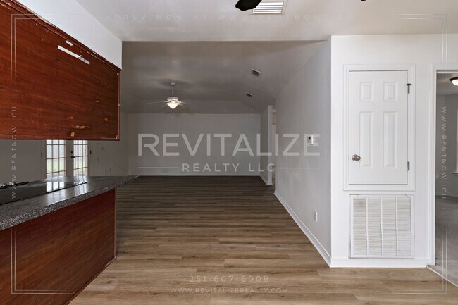 Building Photo - Spacious 3-Bedroom Home with Open Floor Pl...
