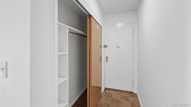 Building Photo - 3240 Riverdale Ave