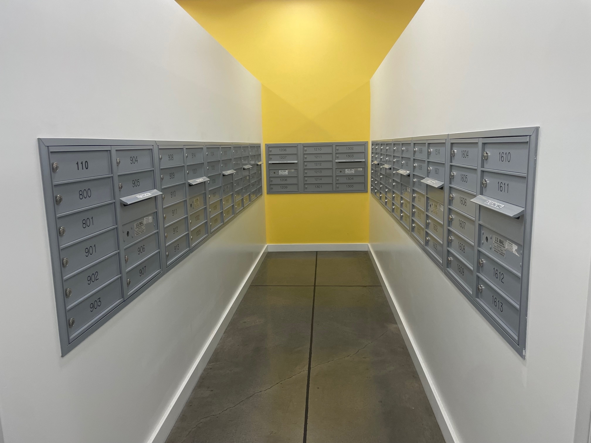 Building Photo - 988 Halekauwila St