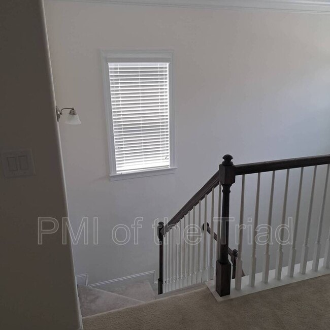 Building Photo - 811 Silver Leaf Dr