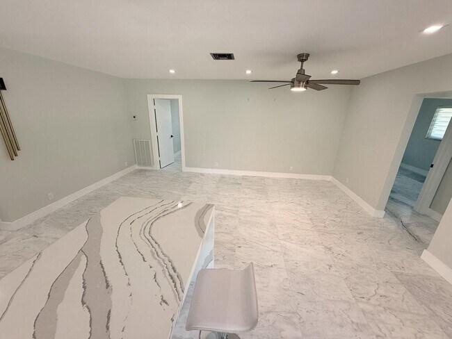 Building Photo - 4760 NW 5th Ln