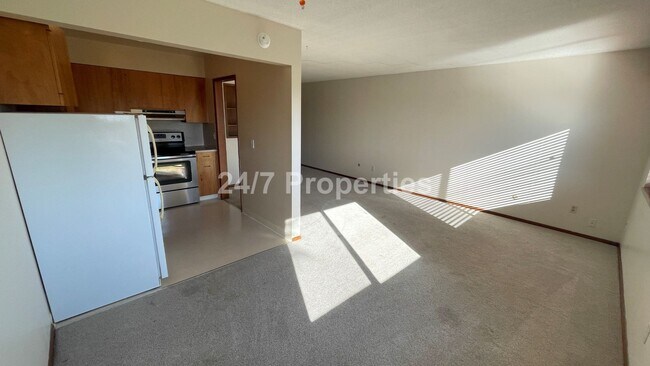 Building Photo - Beautiful 1 BD | 1 BA Apartment with a Vie...
