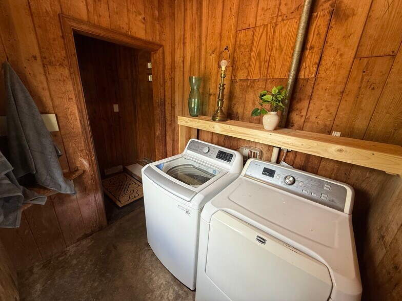 Building Photo - 7105 Whitesburg Dr SE