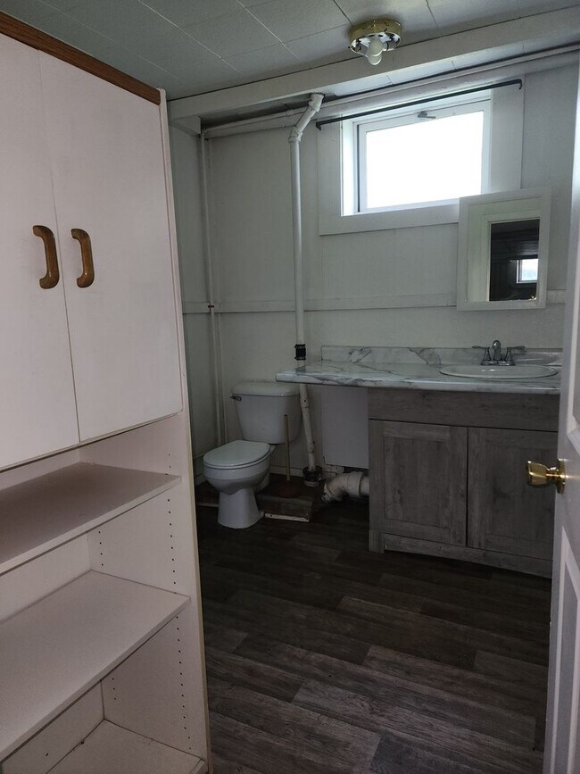 Building Photo - 304 S Wisconsin St