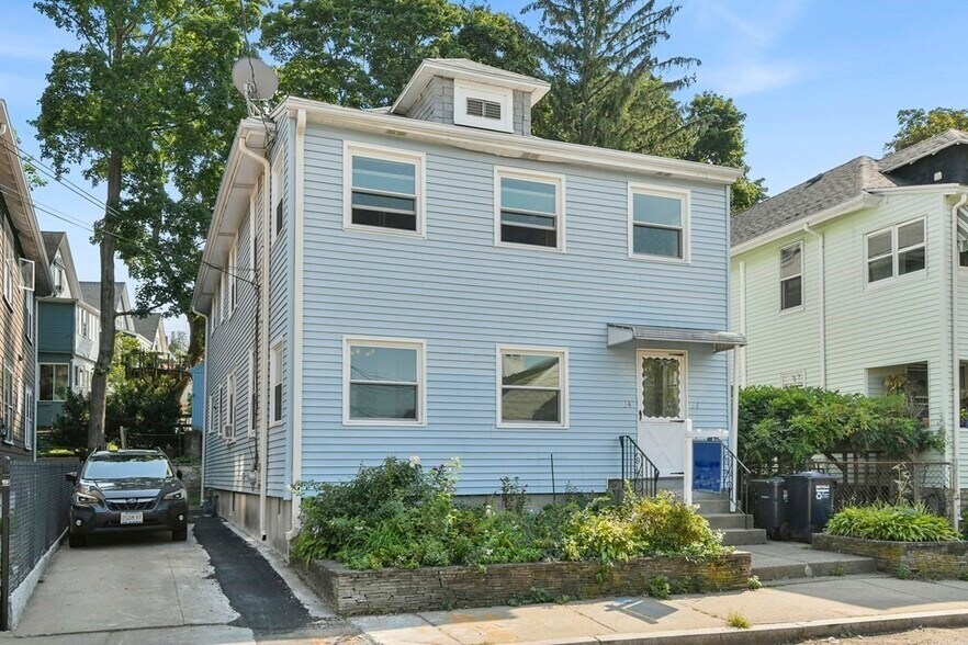 Building Photo - 34 Thingvalla Ave