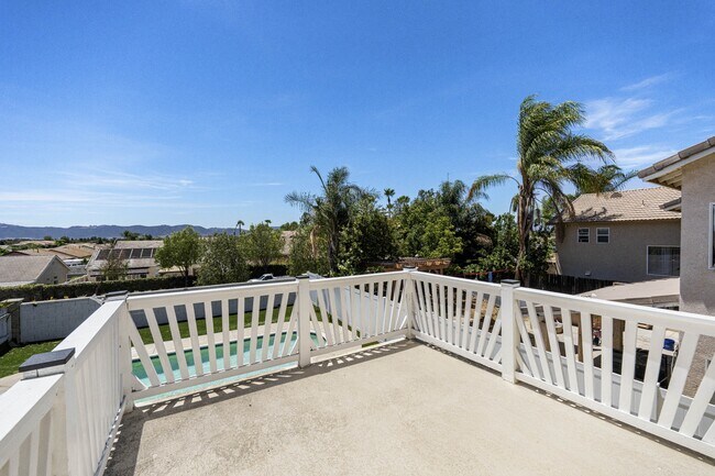 Building Photo - 39535 Oak Cir