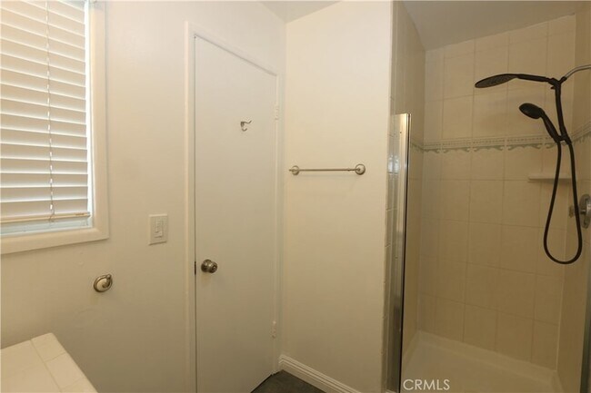 Building Photo - 16572 Patricia Ln