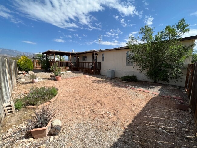 Building Photo - Toquerville home on large lot