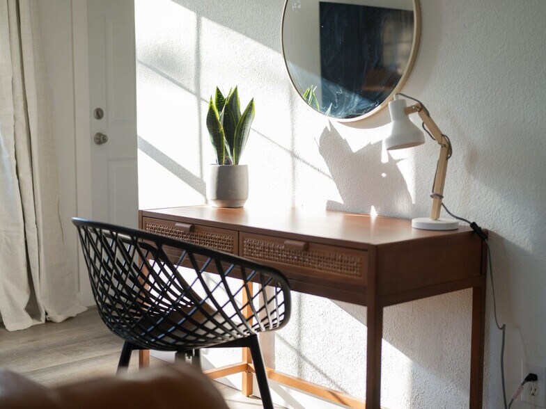 Building Photo - 1 Iris Way