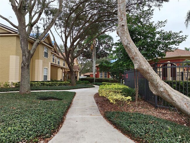 Building Photo - 826 Grand Regency Pointe