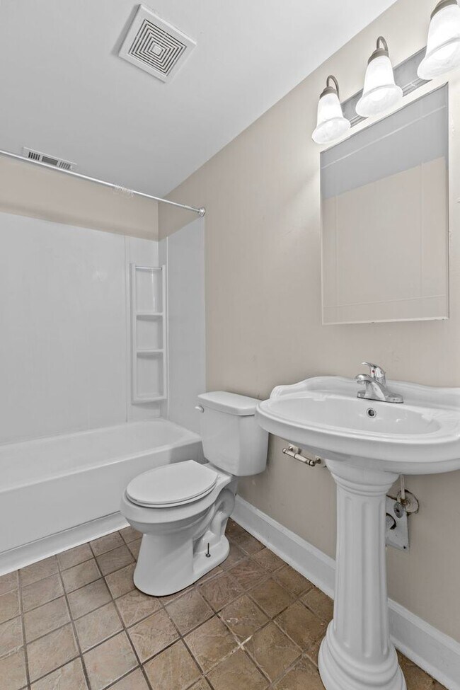 Building Photo - 3534 E Fall Creek Pkwy N Dr