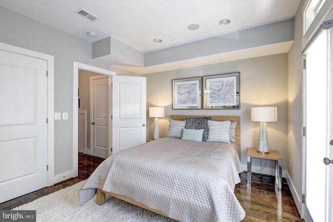 Building Photo - 1478 Harvard St NW