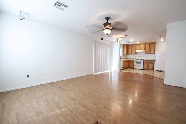 Building Photo - 7204 Platinum Peak Ave