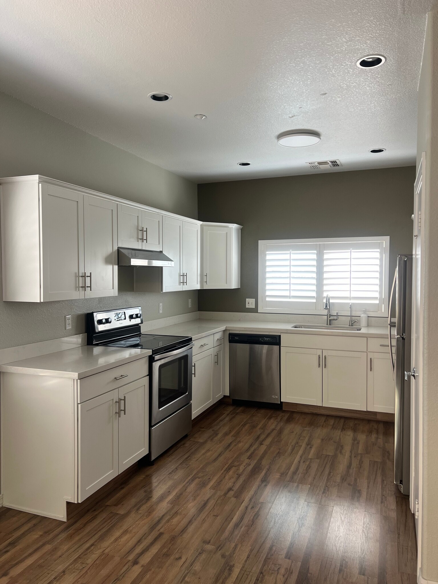 Building Photo - 7500 E Deer Valley Rd