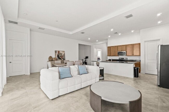 Building Photo - 11356 SW Pietra Wy