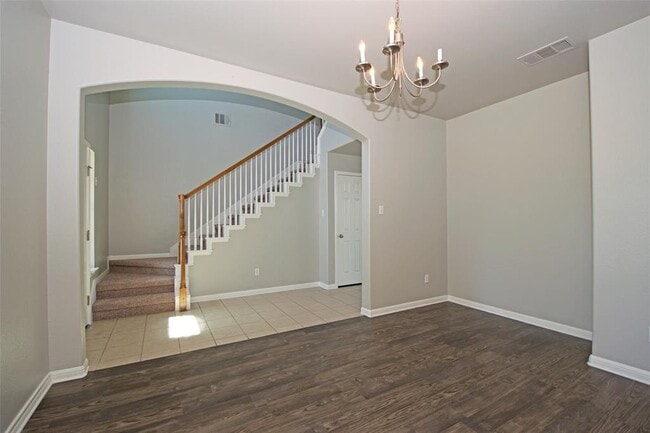 Building Photo - 6800 Cromarty Ln