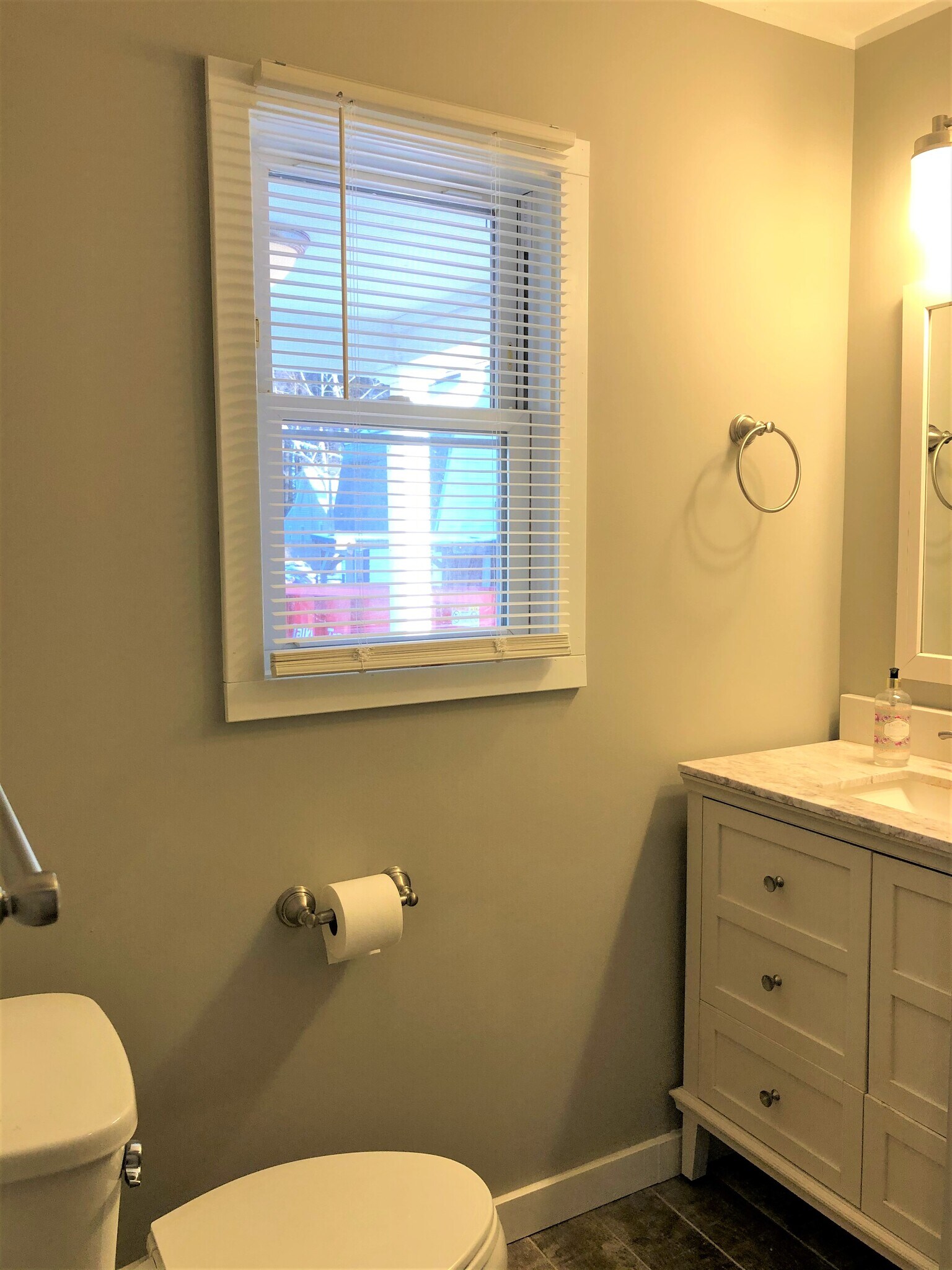 Building Photo - 63 Cottage Rd